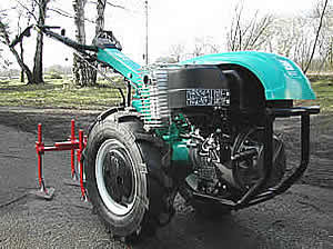 Bertolini 411 mit Grubber